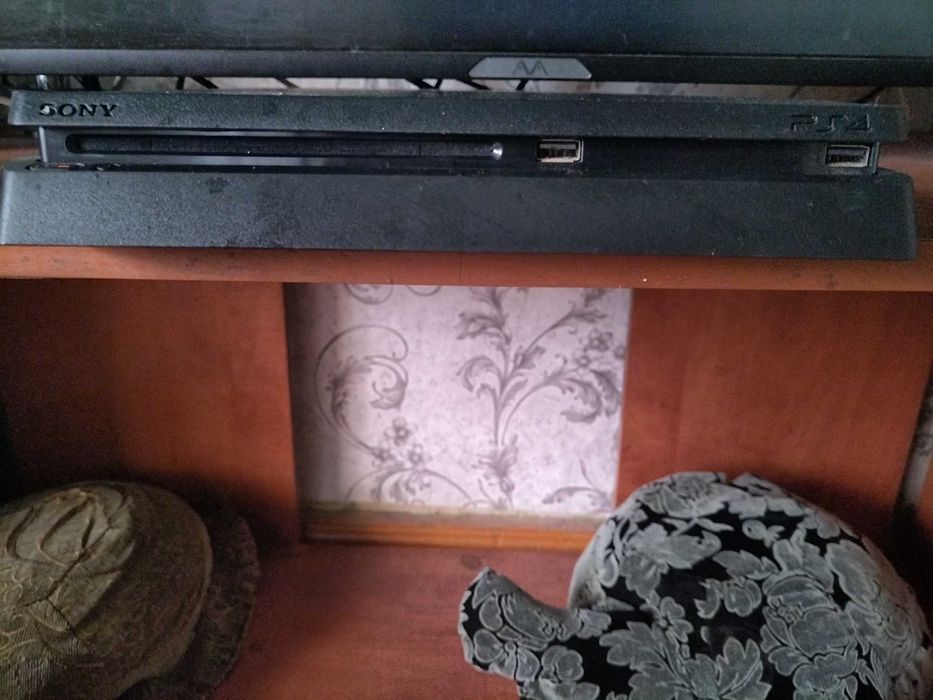 PlayStation 4 slim