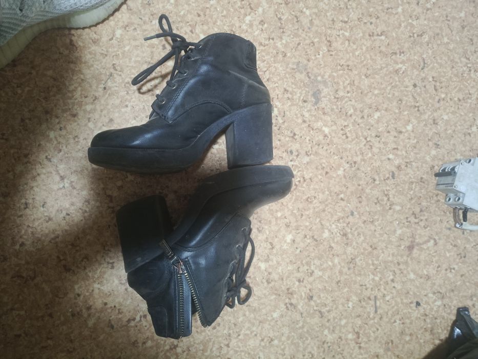 Обувь по 1500 тг
