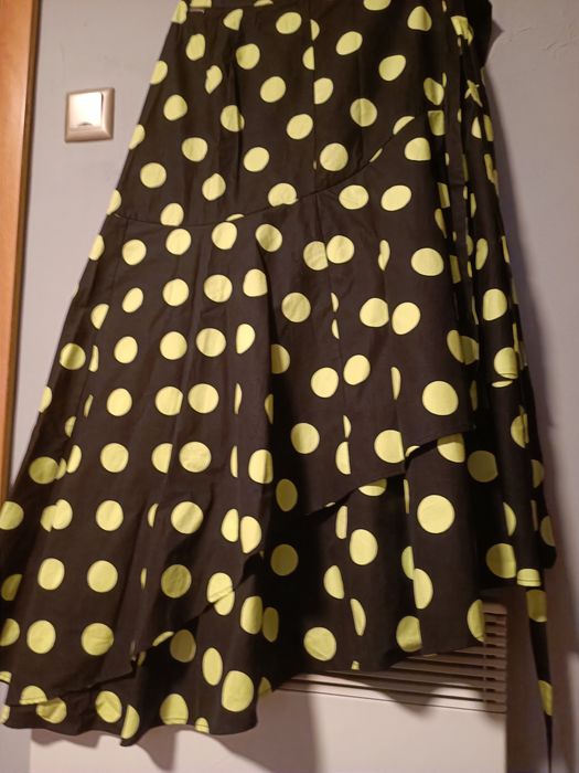 Пола с разкошна кройка на Guess XS