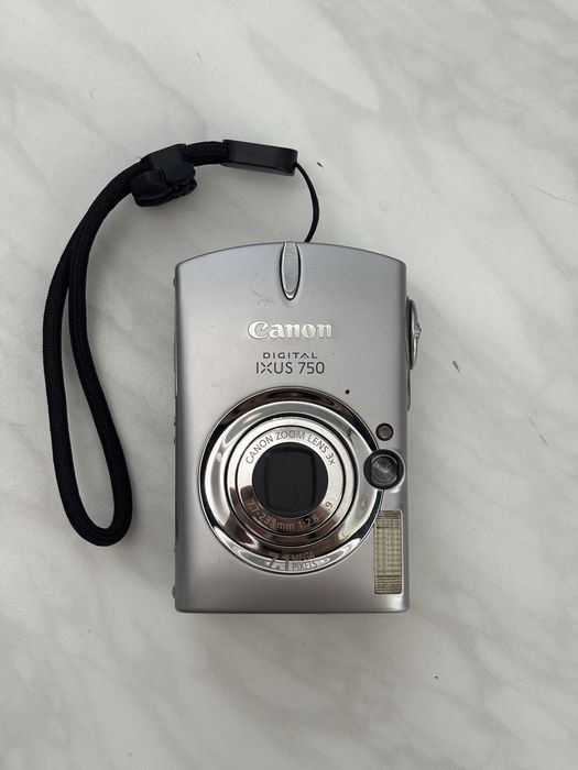 Canon IXUS 750 - УНИКАЛНИ СНИМКИ Дигитален Фотоапарат В Отлично Състояние