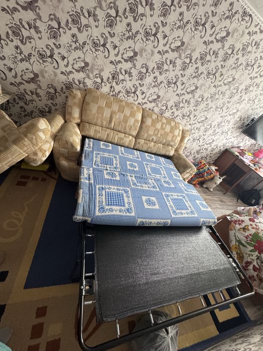 Продам диван мягкий