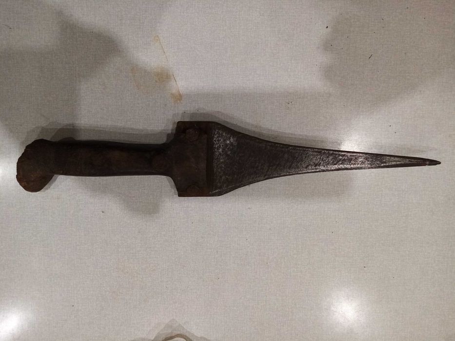 Стара кама за битов кът, механа