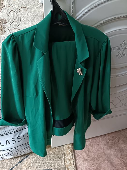 Продам костюм!!!