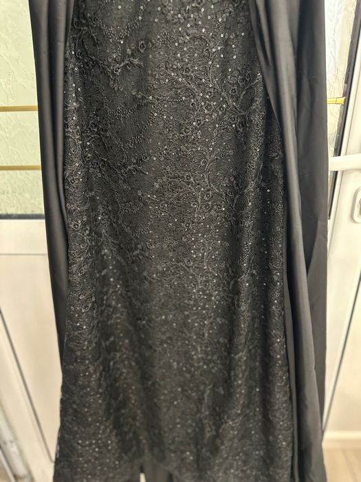 Елегантна черна официална рокля