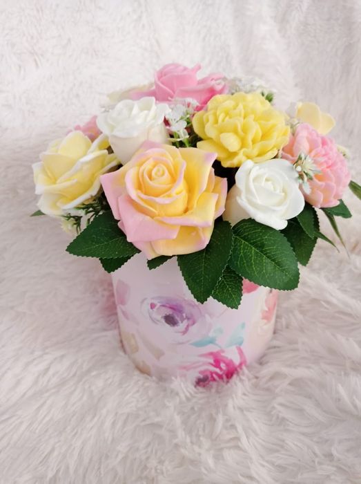 Нежный букет из мыла