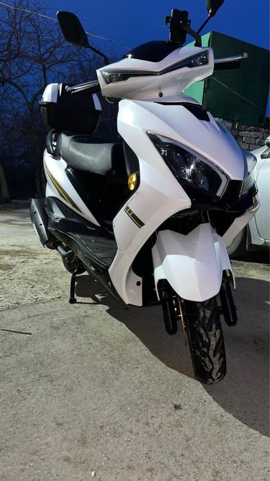 Продам скутер новый SONLING M8