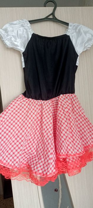 Платье красной шапочки