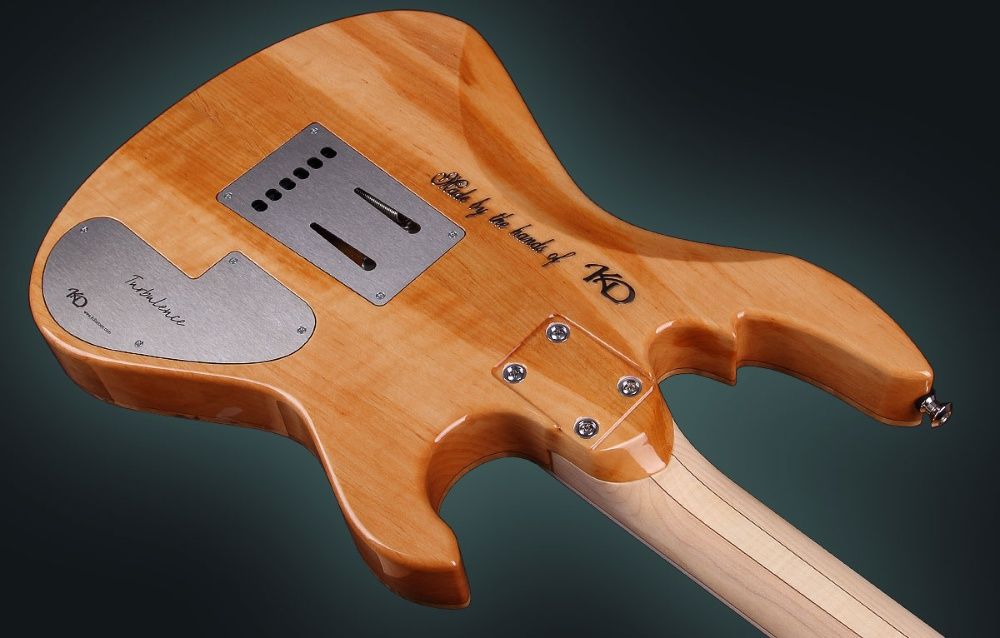 Продавам Лява китара КД