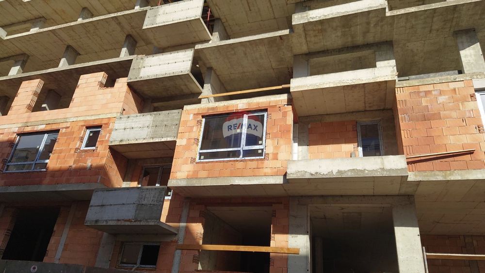 Продава се Офис в Варна, Център - 163 кв.м за 1798 €/кв.м - Снимка #2