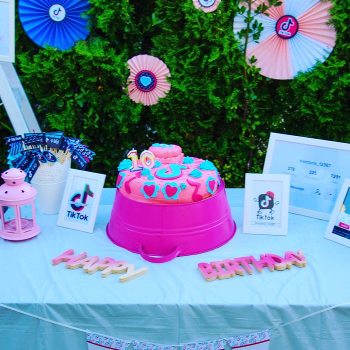 Декорация за Рожден Ден Tik Tok