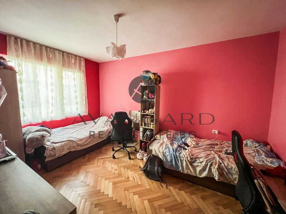 Продава се Тристаен апартамент в Пловдив, Кючук Париж - 84 кв.м за 1147 €/кв.м - Снимка #4
