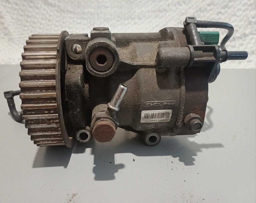 Дюзи, помпа, полуоски, съединител, алтернатор,стратер - Дачиа  1.5 dci