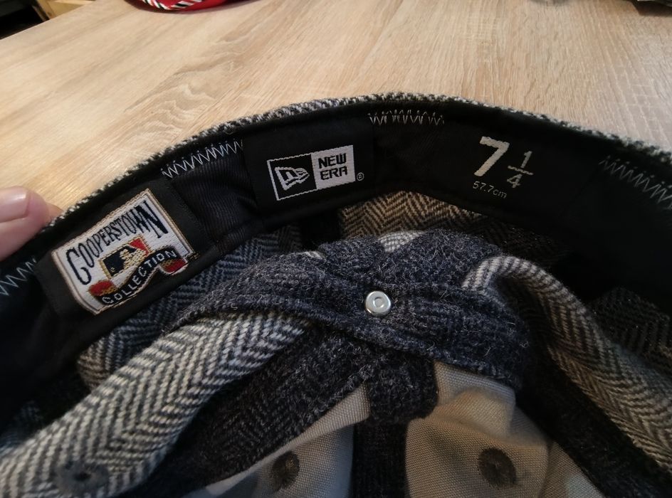 Лот шапки New Era и Vans Flexfit