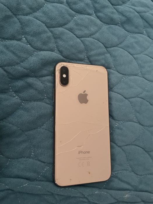 Айфон 10 в среднем состояниии