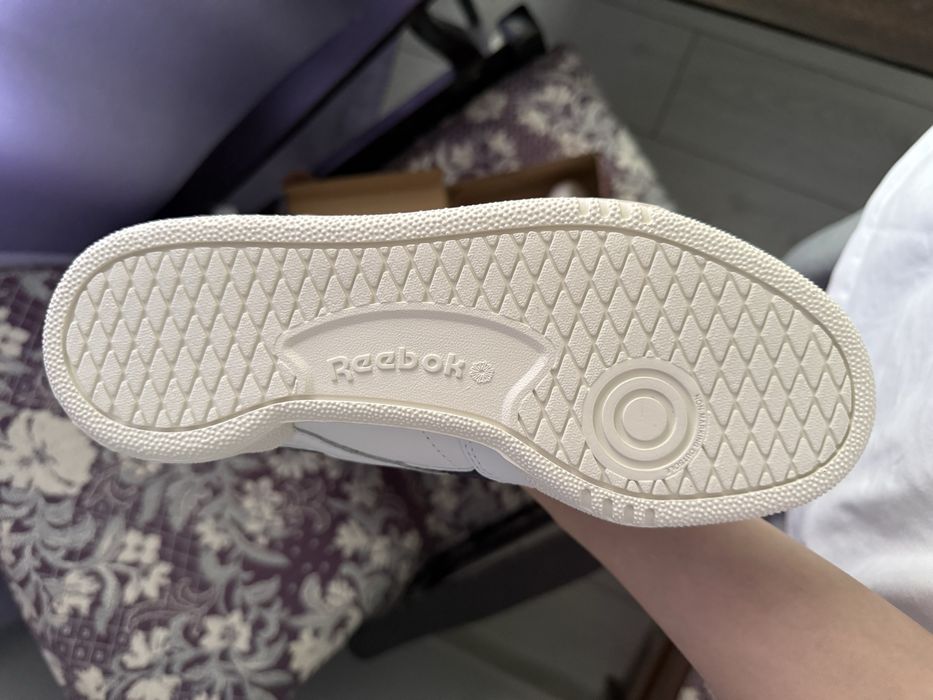 новые кроссовки reebok