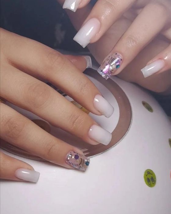 Наращивания ресниц и ногтей