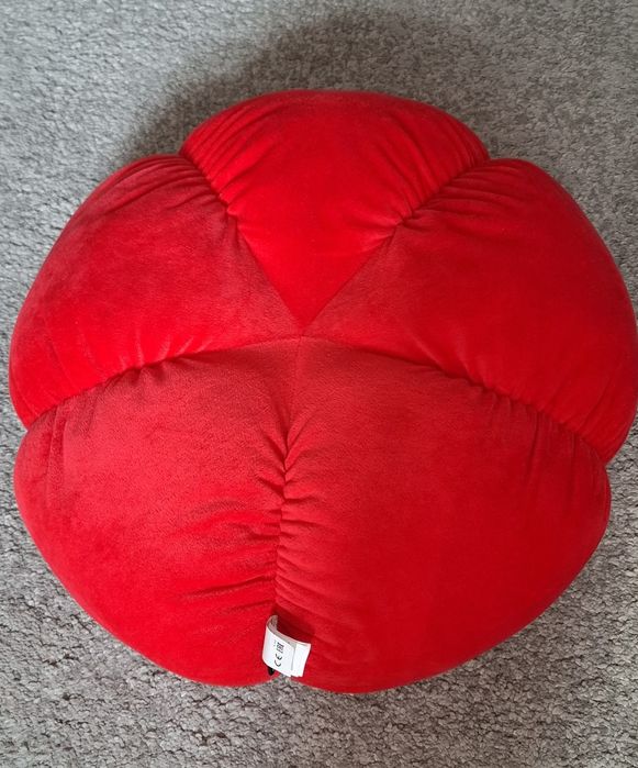 Perna decorativa in forma de floare