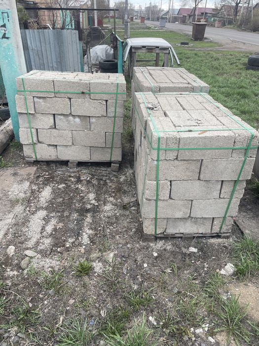 Продам пескоблоки 3 палета