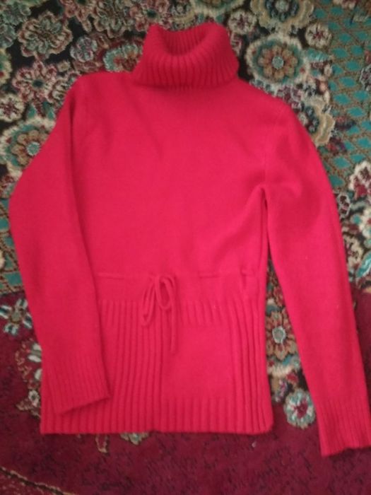 Куртка ва кийимлар сотилади