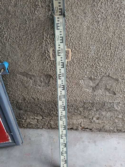 Рейка невилирная