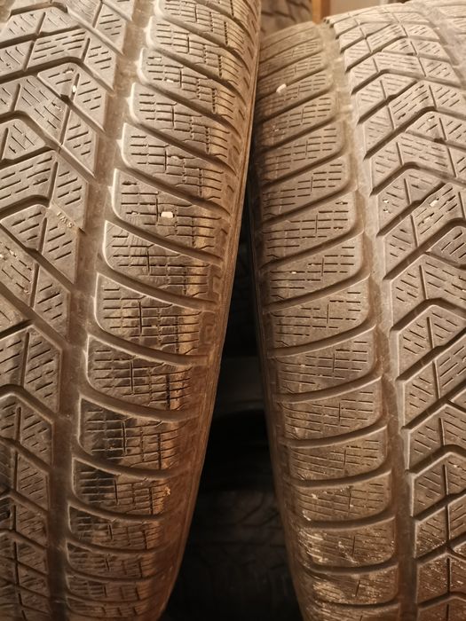 Зимни гуми 235/65/17 Pirelli, Semperit