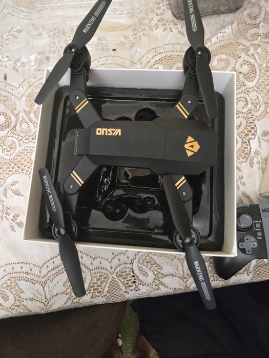 Дрон със HD камера