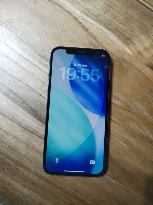 Айфон 12/128г телефон