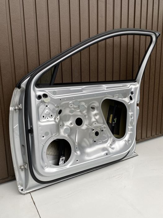 Usa dr fata vw Passat B8 cod culoare LA7W 2015-2020