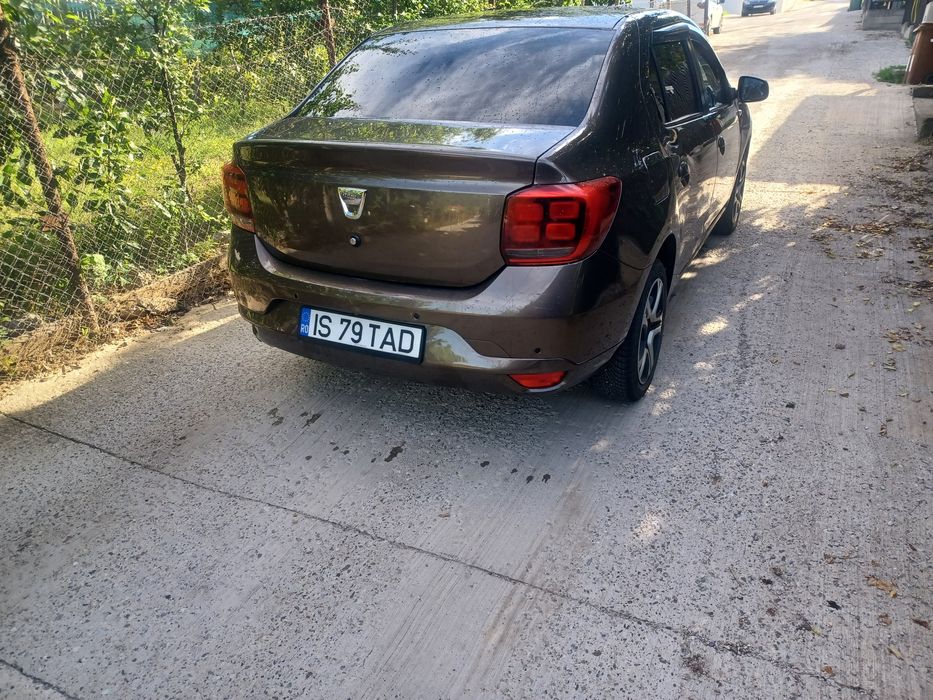 Vând Dacia Logan
