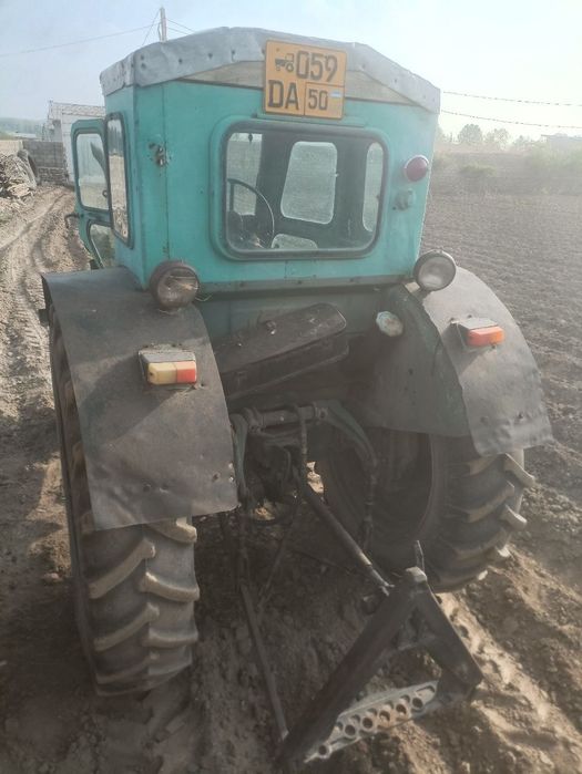 Traktor sotiladi holati yaxshi