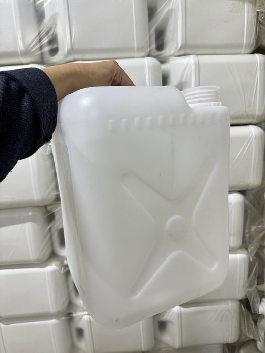 Продам канистры 20 литров