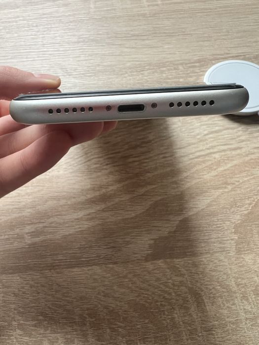Iphone 11 64 GB 81% sanatate baterie
