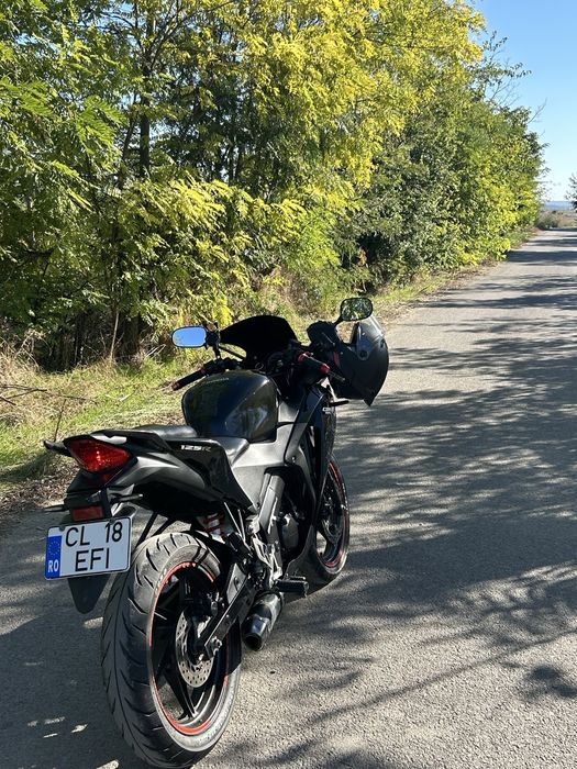 Vand motocicleta honda cbr 125