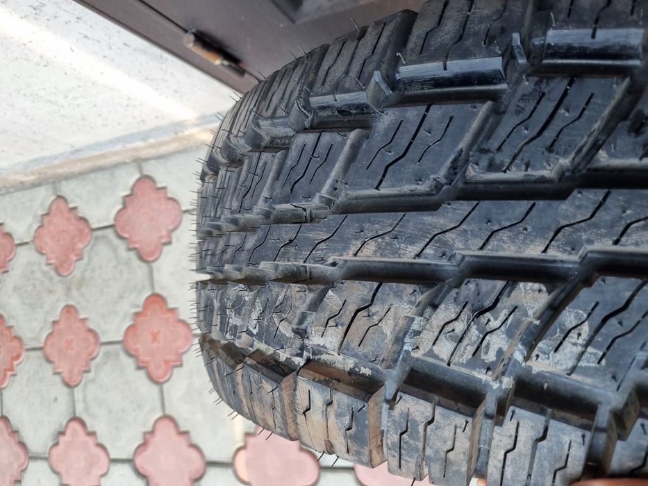 Продам два колеса, одно с диском. 285-75-r16