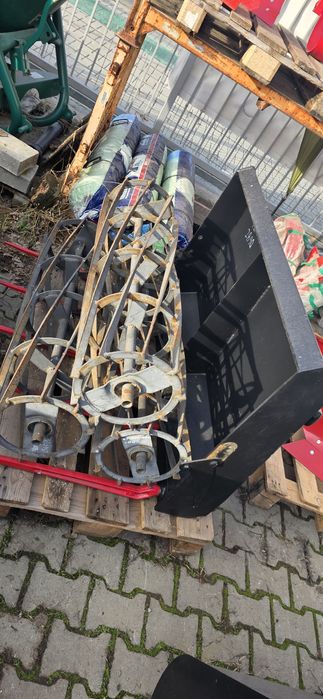 Furca gunoi completa la 1.2 m preț 3000 lei cu tepuse la 0.80 m si la