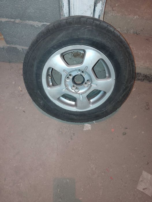 Продам недорого шины с дисками