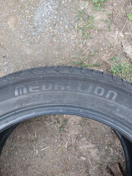 Продавам летни гуми 245 45 ZR 17 99W