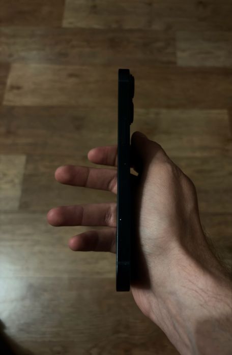Продам Iphone 14