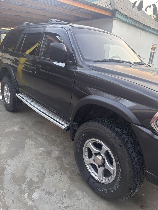 Mitsubishi montero sport 2002год