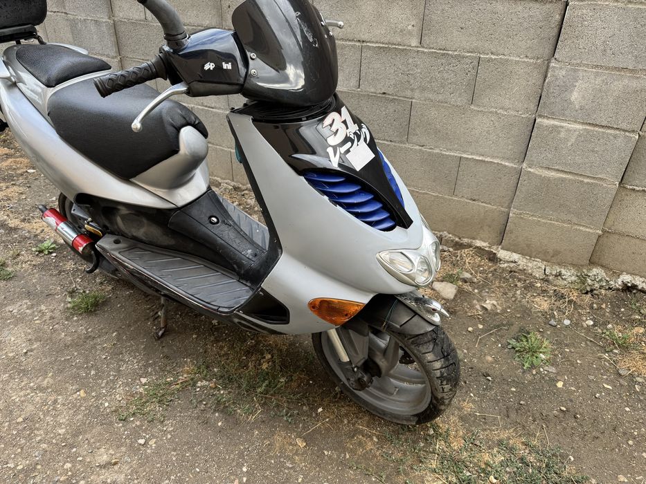 Vand scuter Aprilia SR 50