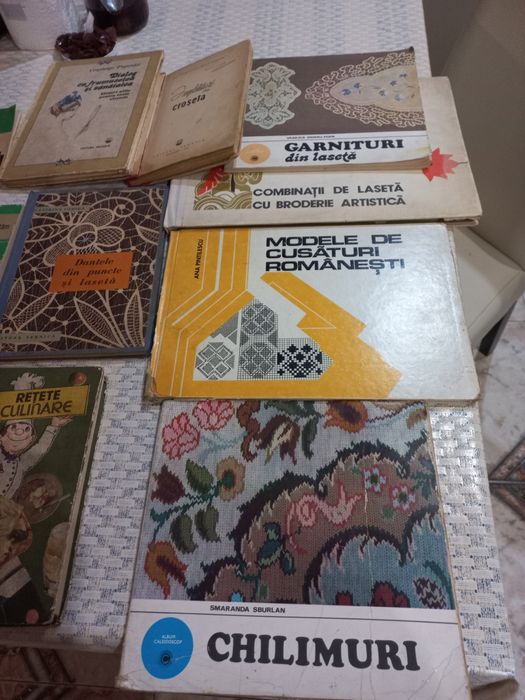 Carti de bucate ,plante medicinale și broderie,croșetat  și altele div