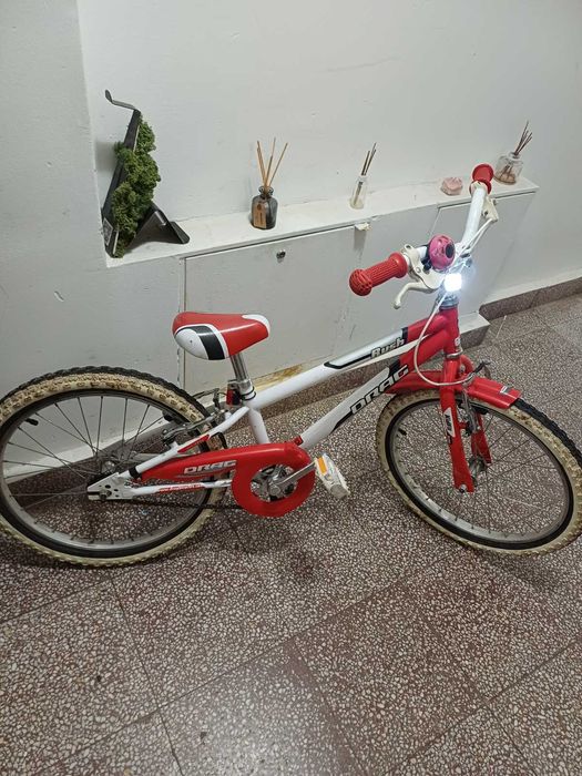 Продавам детски велосипед