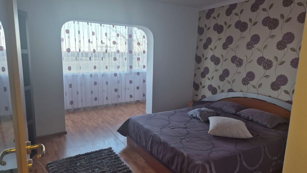 Apartament de închiriat,3 camere spațios – 90 mp, vedere parc, parcare