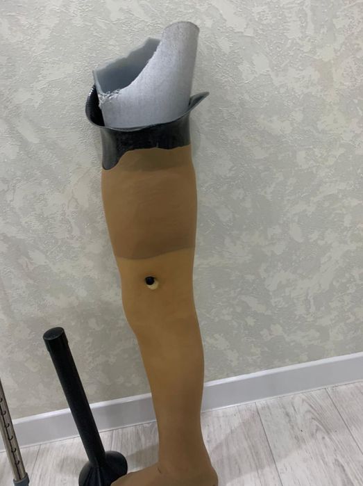 Протез правой ноги