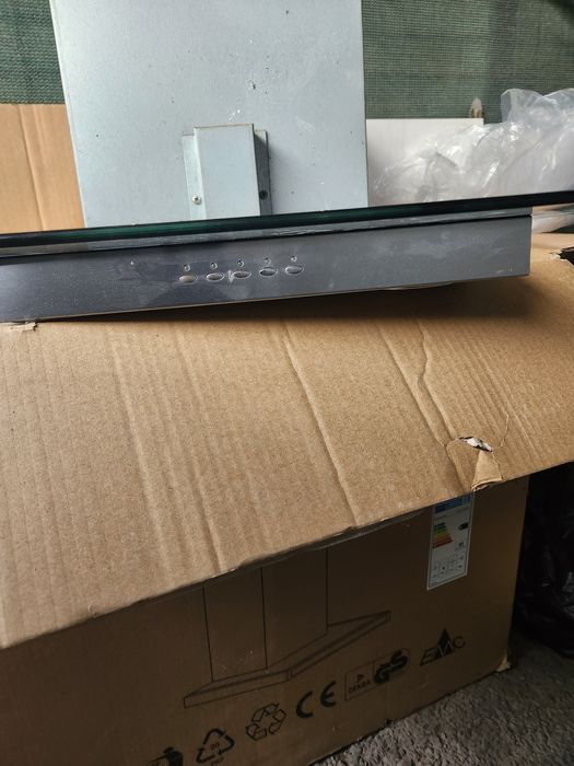 Продаётся кухонная вытяжка , в рабочем состоянии