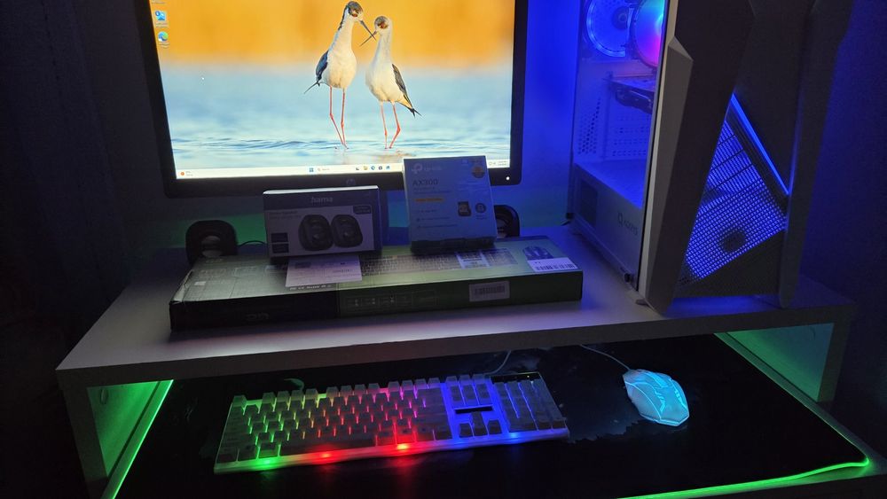 Sistem Gaming Complet i7+24gb RAM + RX 580 8GB GDDR5+stocare  1 tb  +Monitor  60 cm+ mouse +tastatura gaming+mouse pad rgb+boxe+ internet wiffi