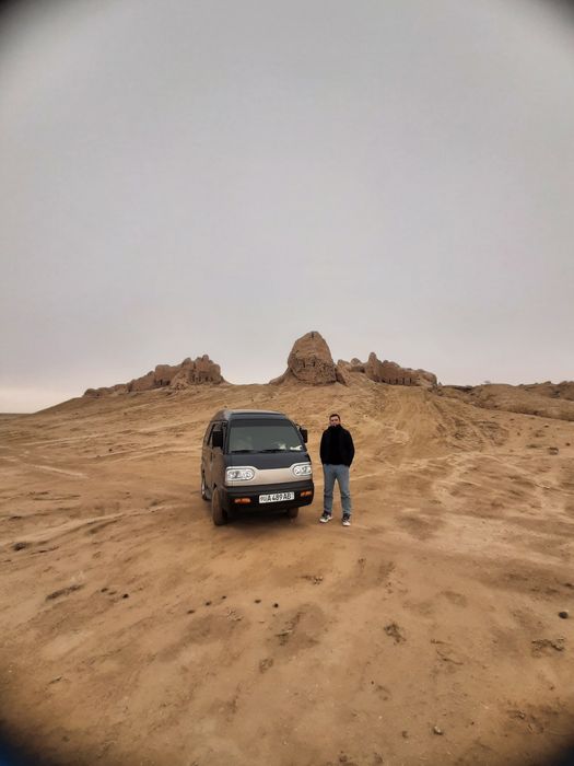 2025 yil damas sotiladi 20000 km yurgani ozbekistonda 1 dona bolgan