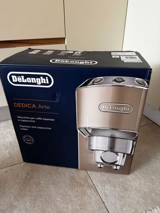 DeLonghi Dedica Arte кафе машина