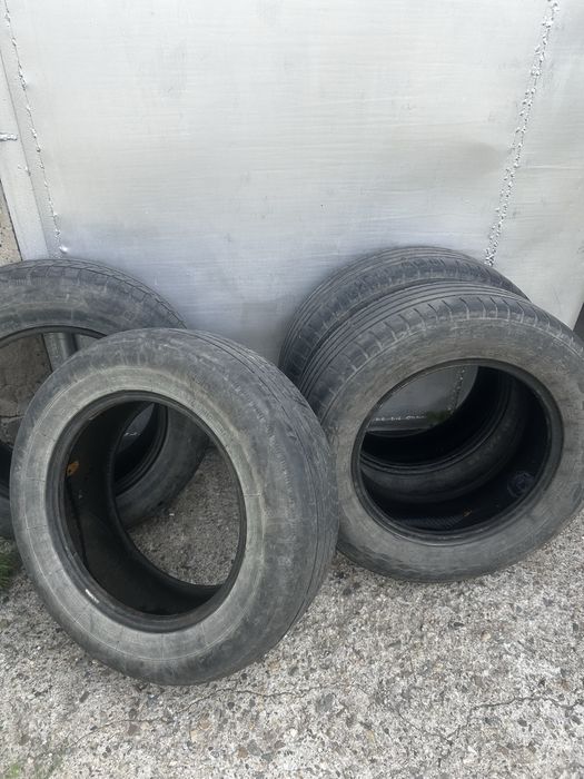 Продам шины 215/65 R16