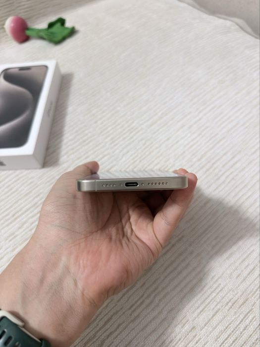 Продам iPhone 15 Pro Max 256GB Natural Titanium